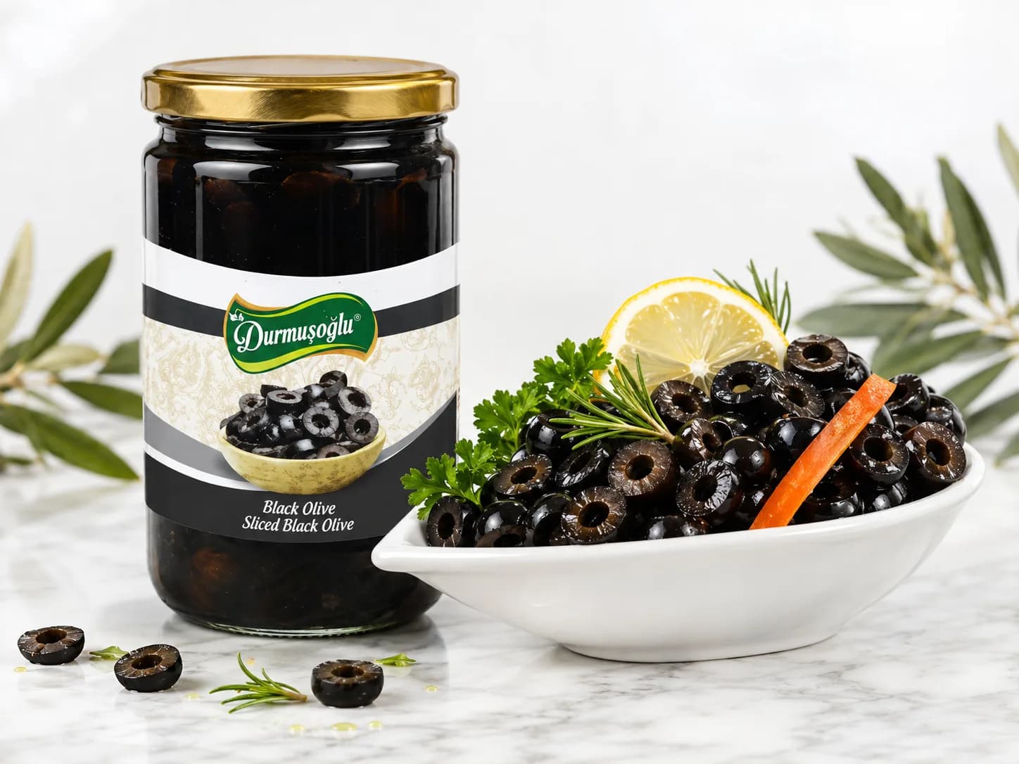Sliced black olive in a 720 cc glass jar